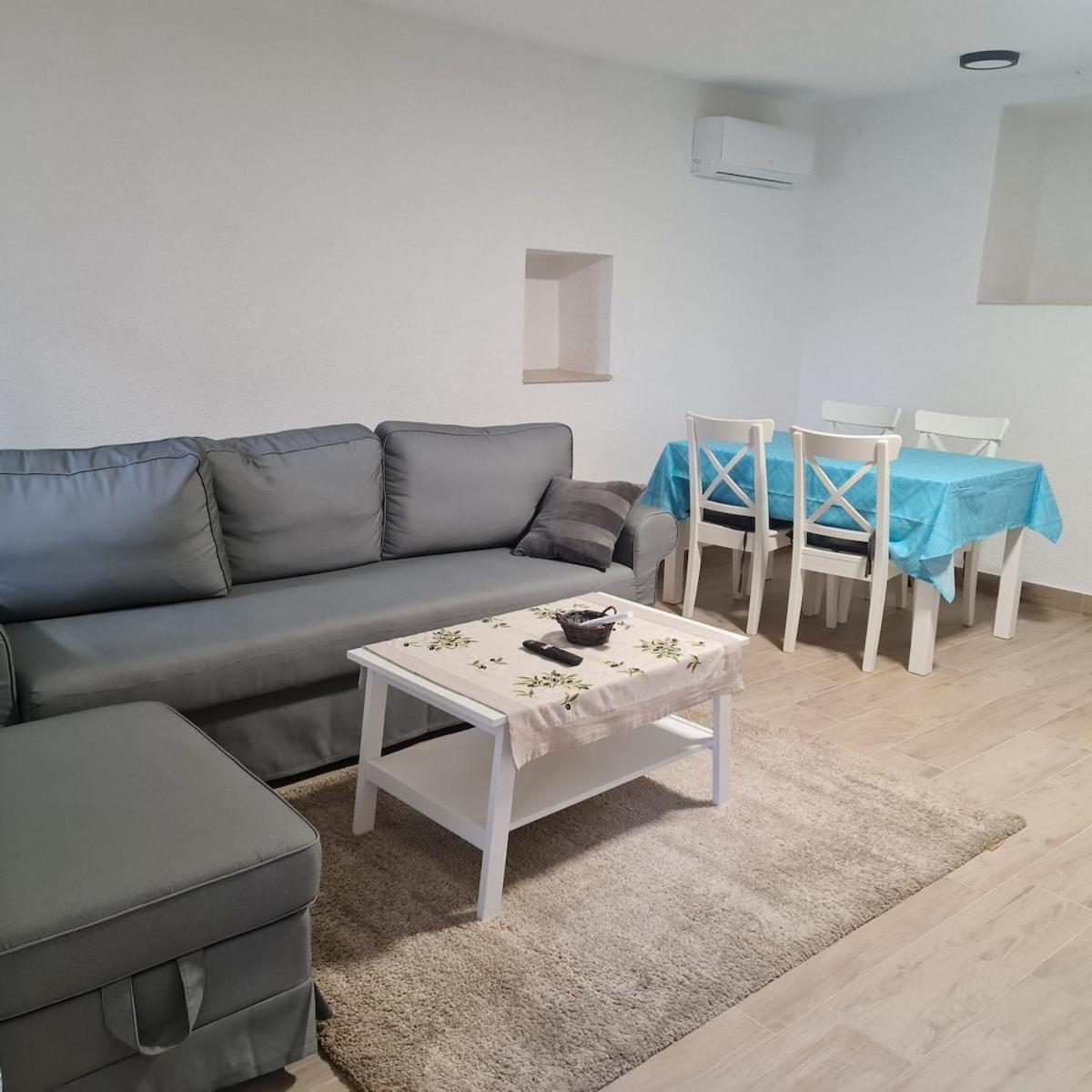 Apartment Happy In For 4
